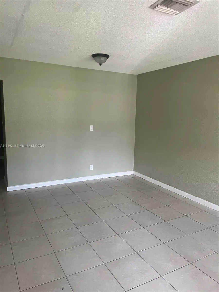 5620 NW 14th St, #5620