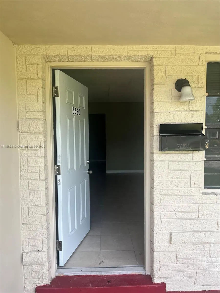 5620 NW 14th St, #5620