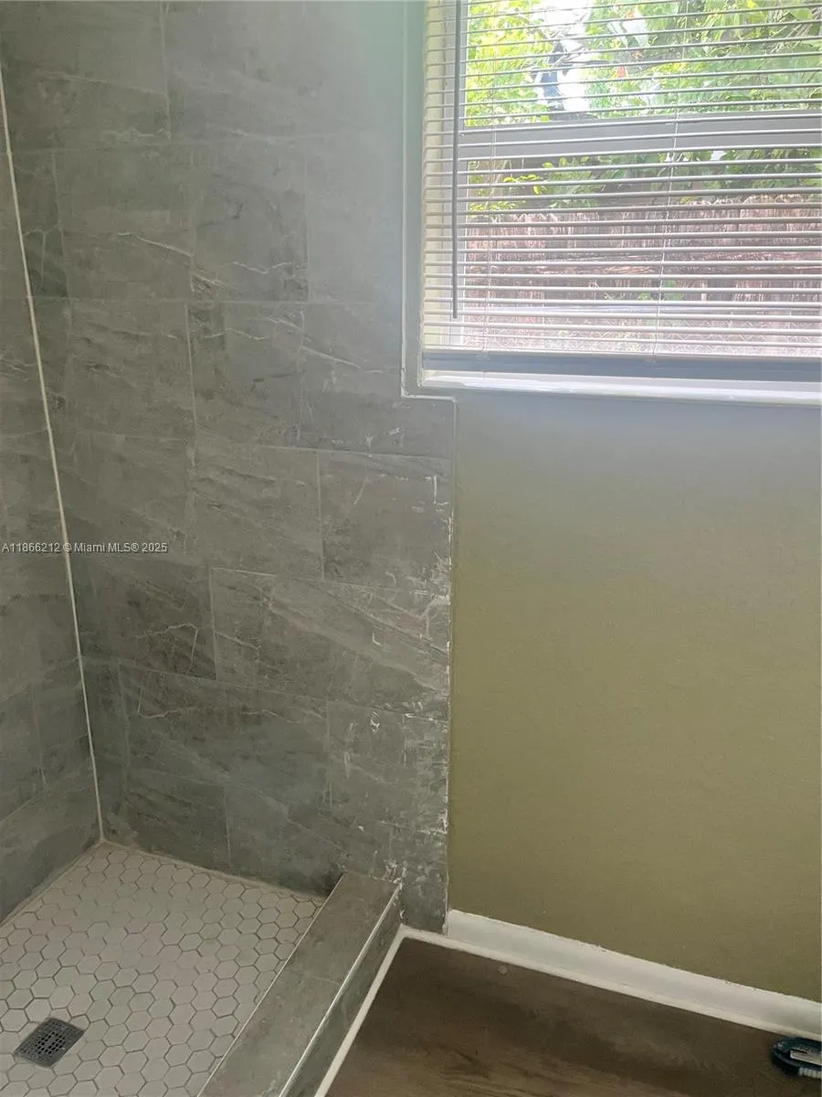 5620 NW 14th St, #5620