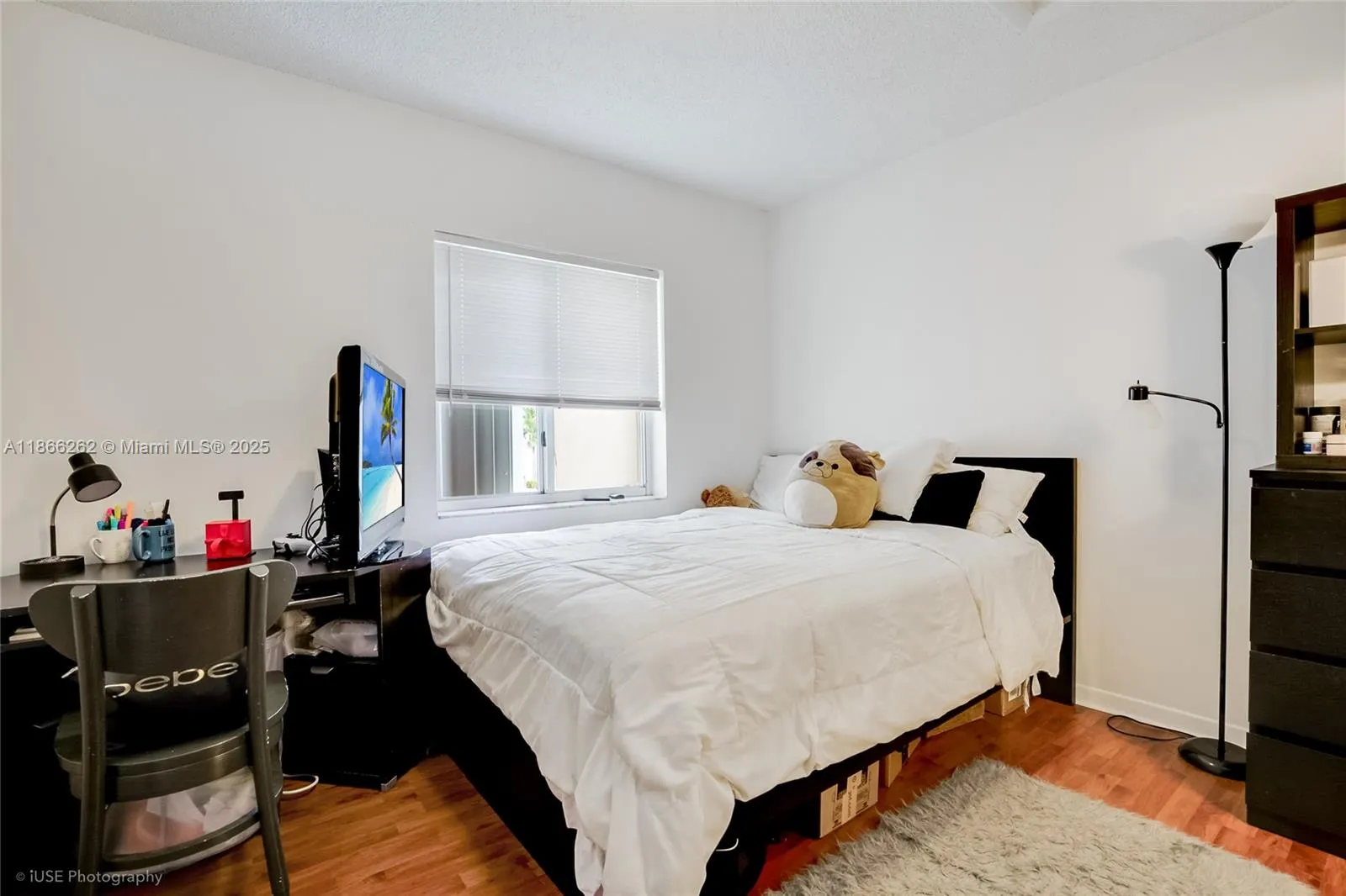 221 Riviera Cir