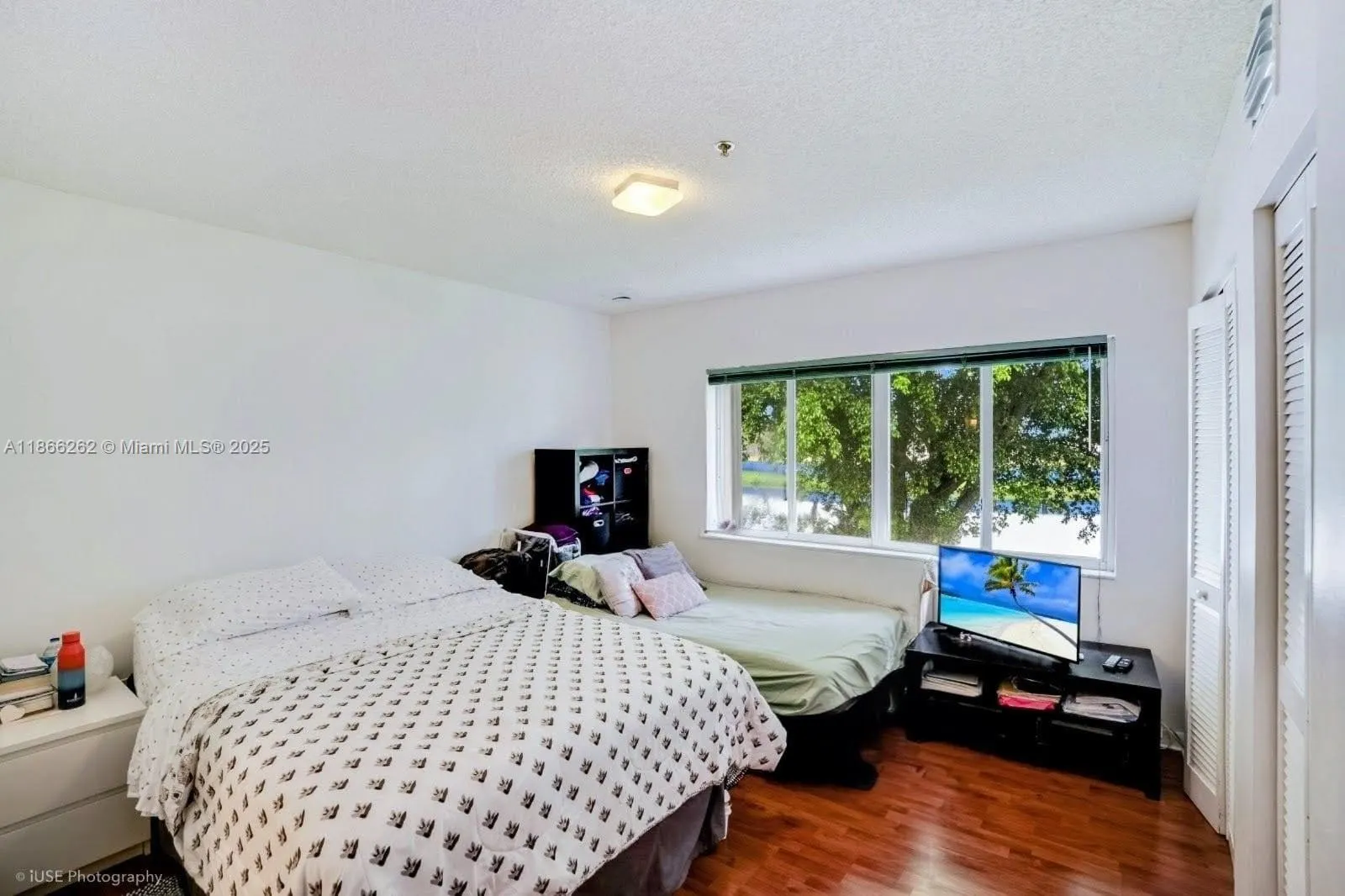 221 Riviera Cir