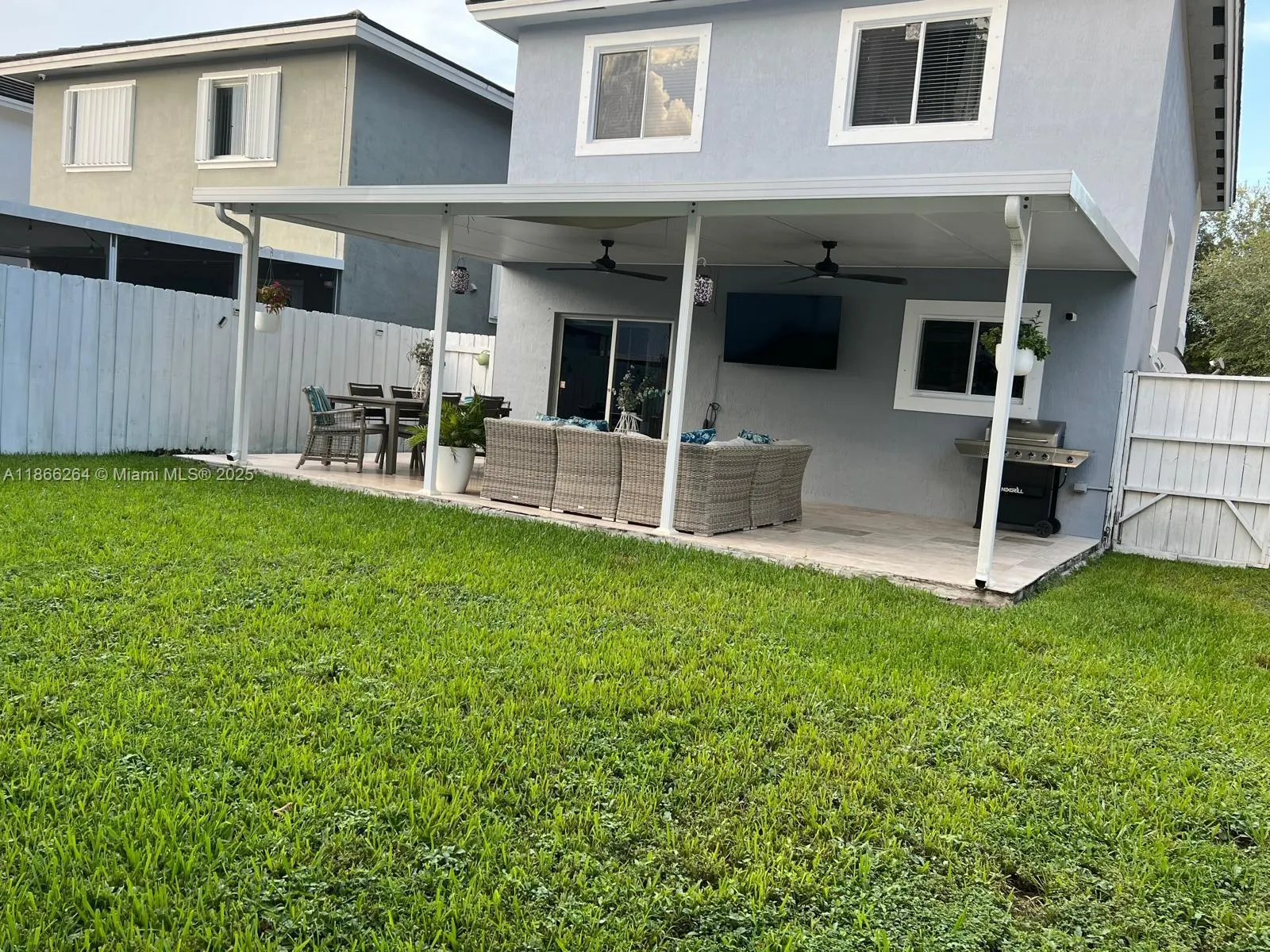260 SE 32nd Ter