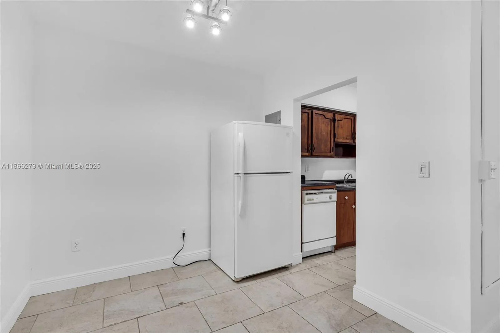 7424 Byron Ave, #2B