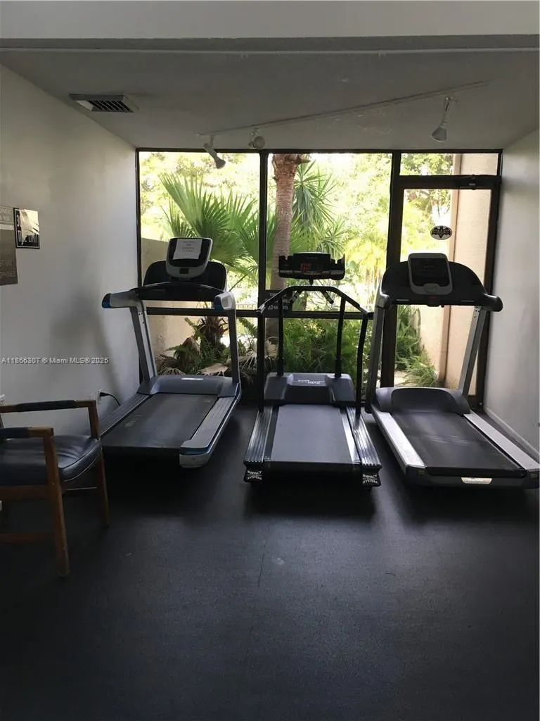 2320 S Cypress Bend Dr, #305
