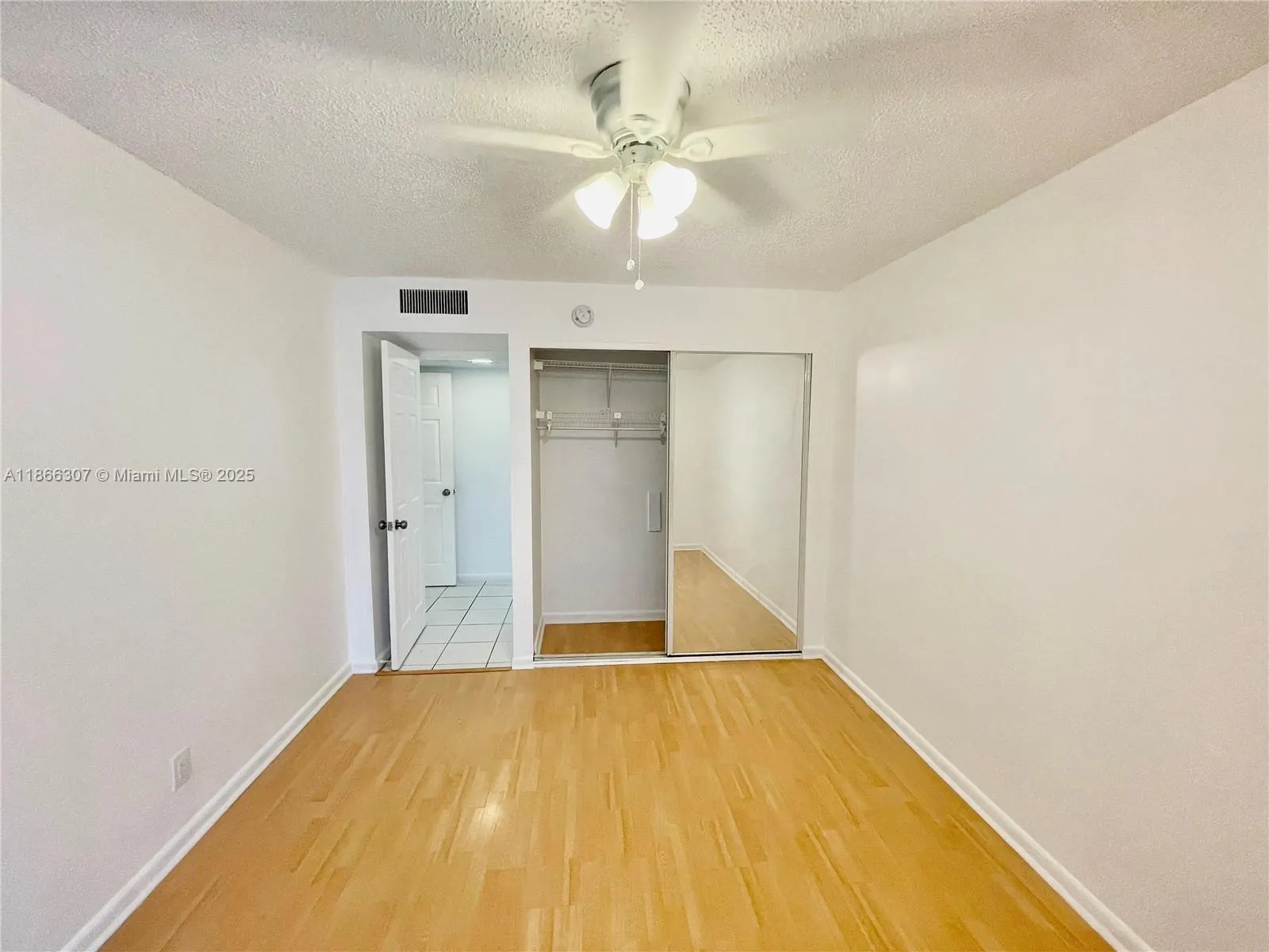 2320 S Cypress Bend Dr, #305