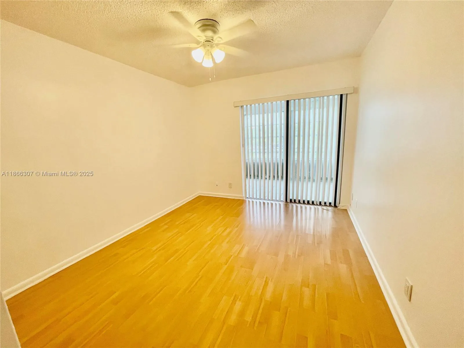 2320 S Cypress Bend Dr, #305