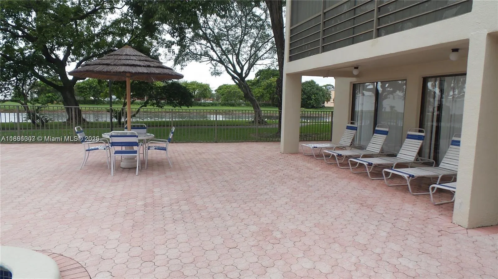 2320 S Cypress Bend Dr, #305