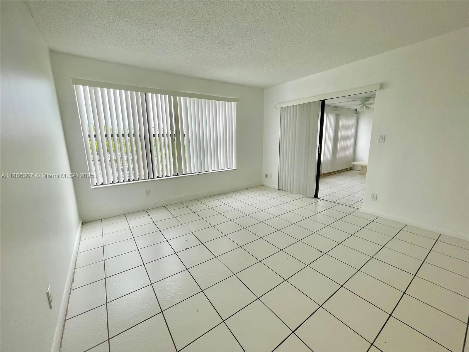 2320 S Cypress Bend Dr, #305