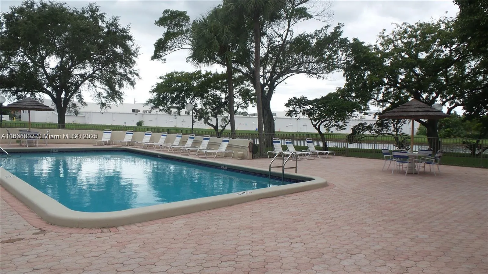 2320 S Cypress Bend Dr, #305