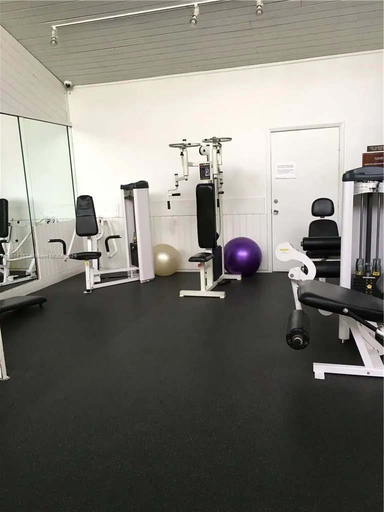 2320 S Cypress Bend Dr, #305