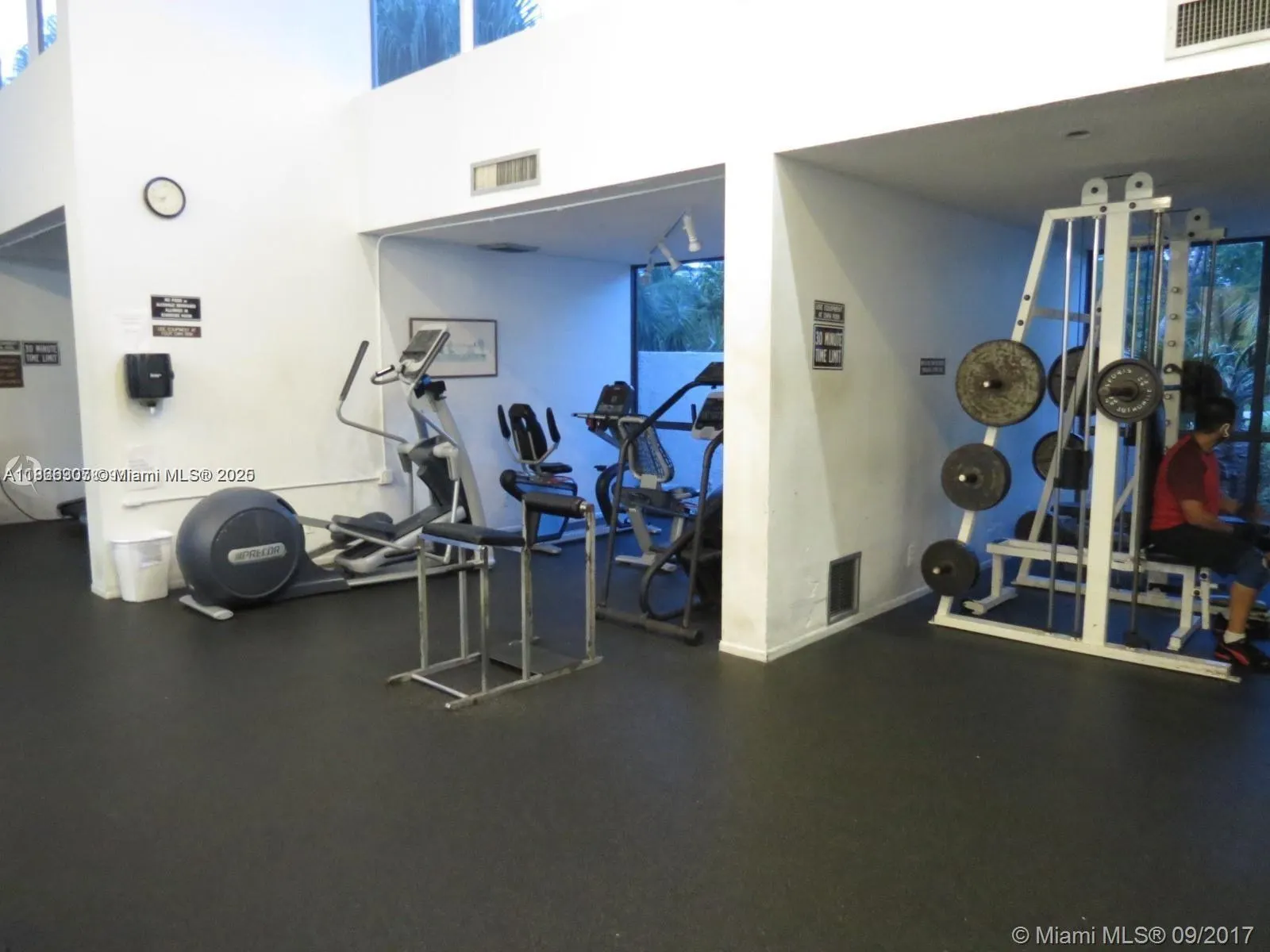 2320 S Cypress Bend Dr, #305