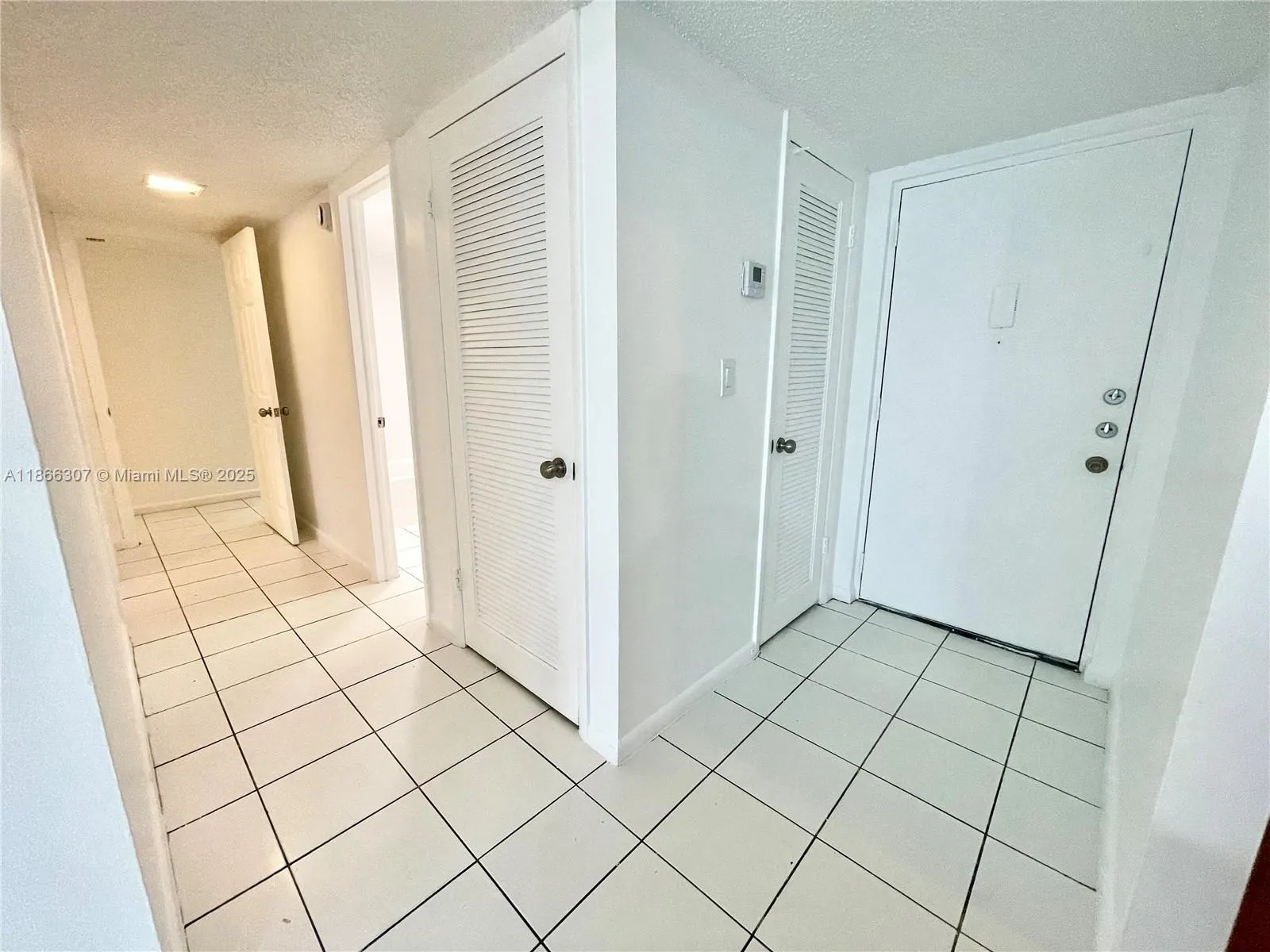 2320 S Cypress Bend Dr, #305