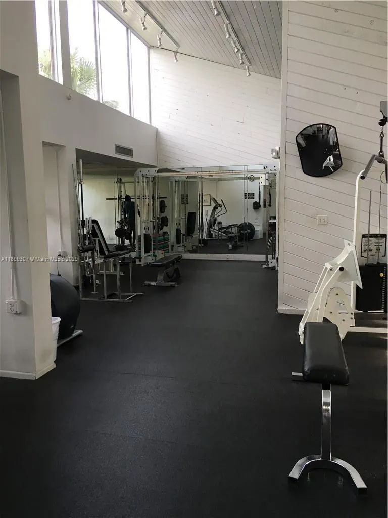 2320 S Cypress Bend Dr, #305