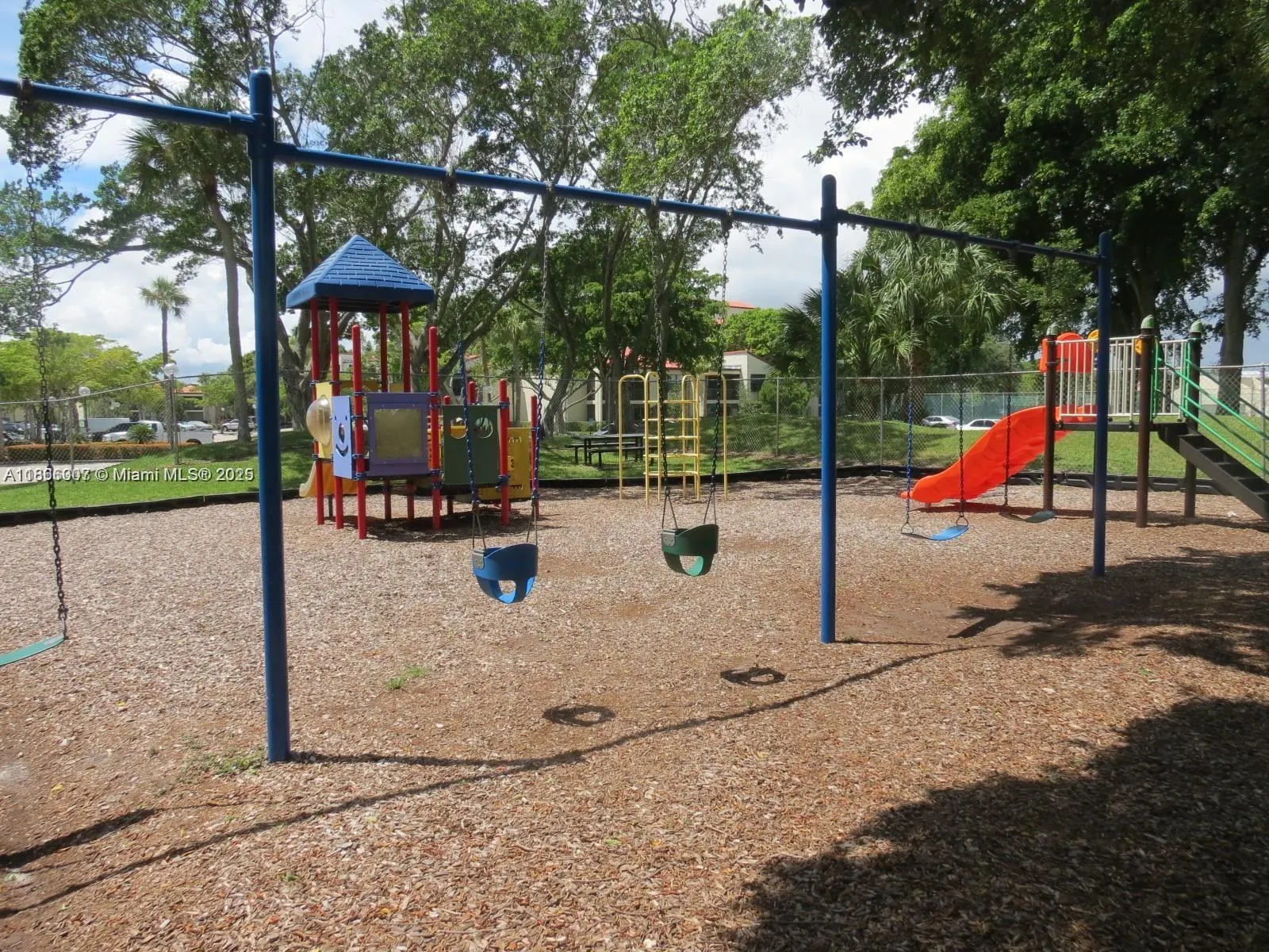 2320 S Cypress Bend Dr, #305
