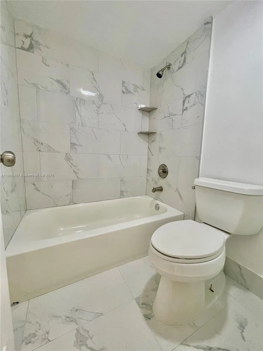 2320 S Cypress Bend Dr, #305