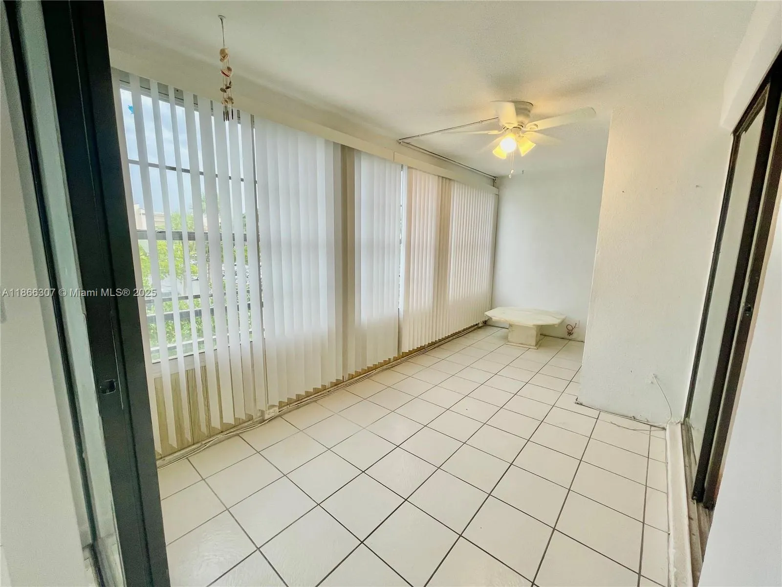 2320 S Cypress Bend Dr, #305