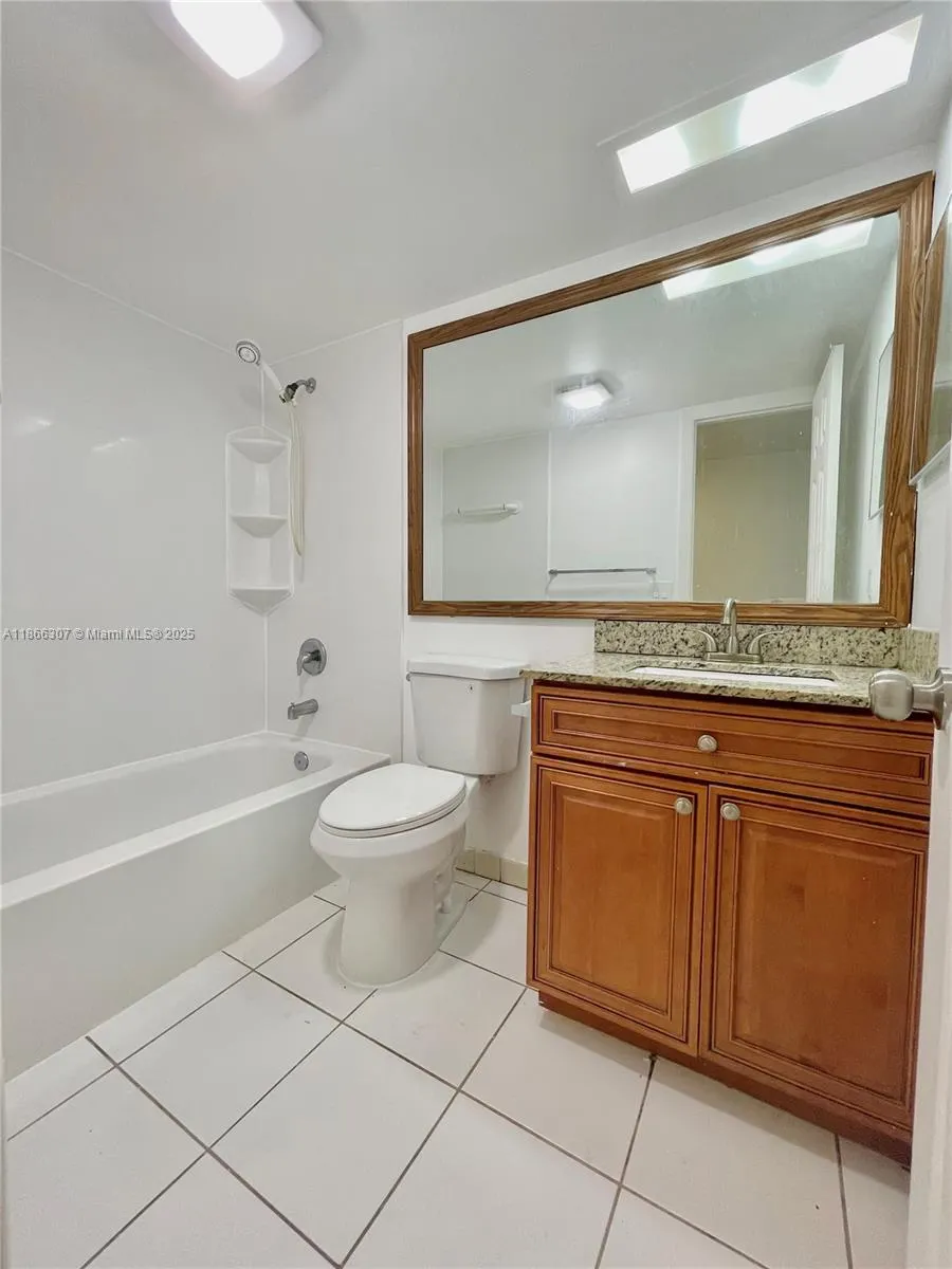 2320 S Cypress Bend Dr, #305