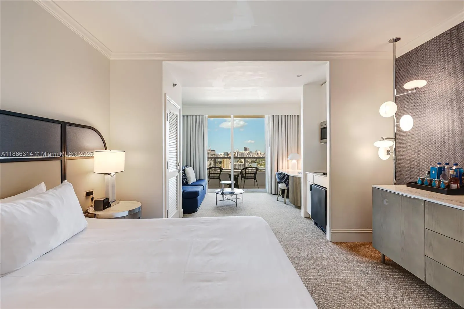 4401 Collins Ave, #2010
