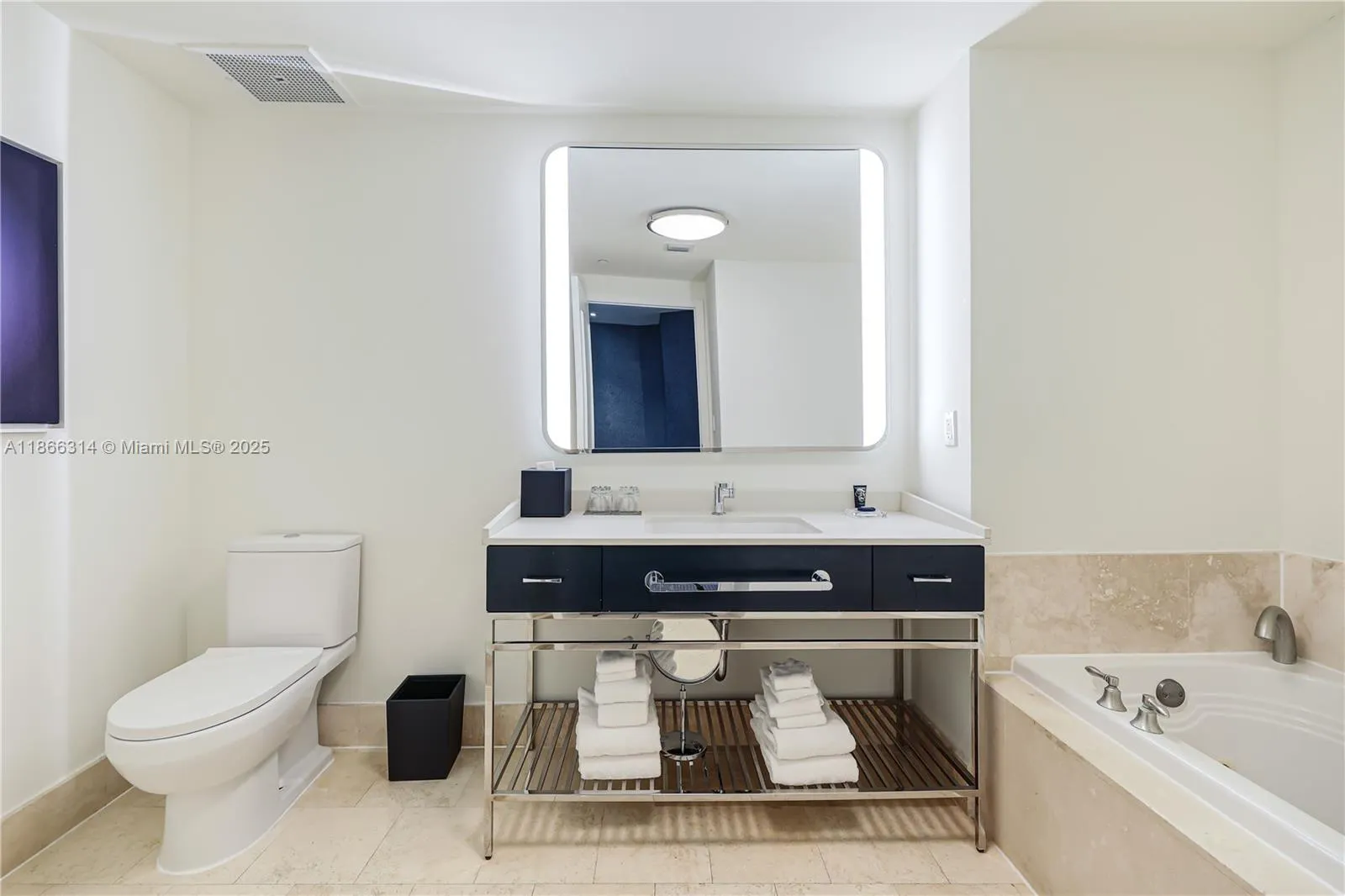 4401 Collins Ave, #2010