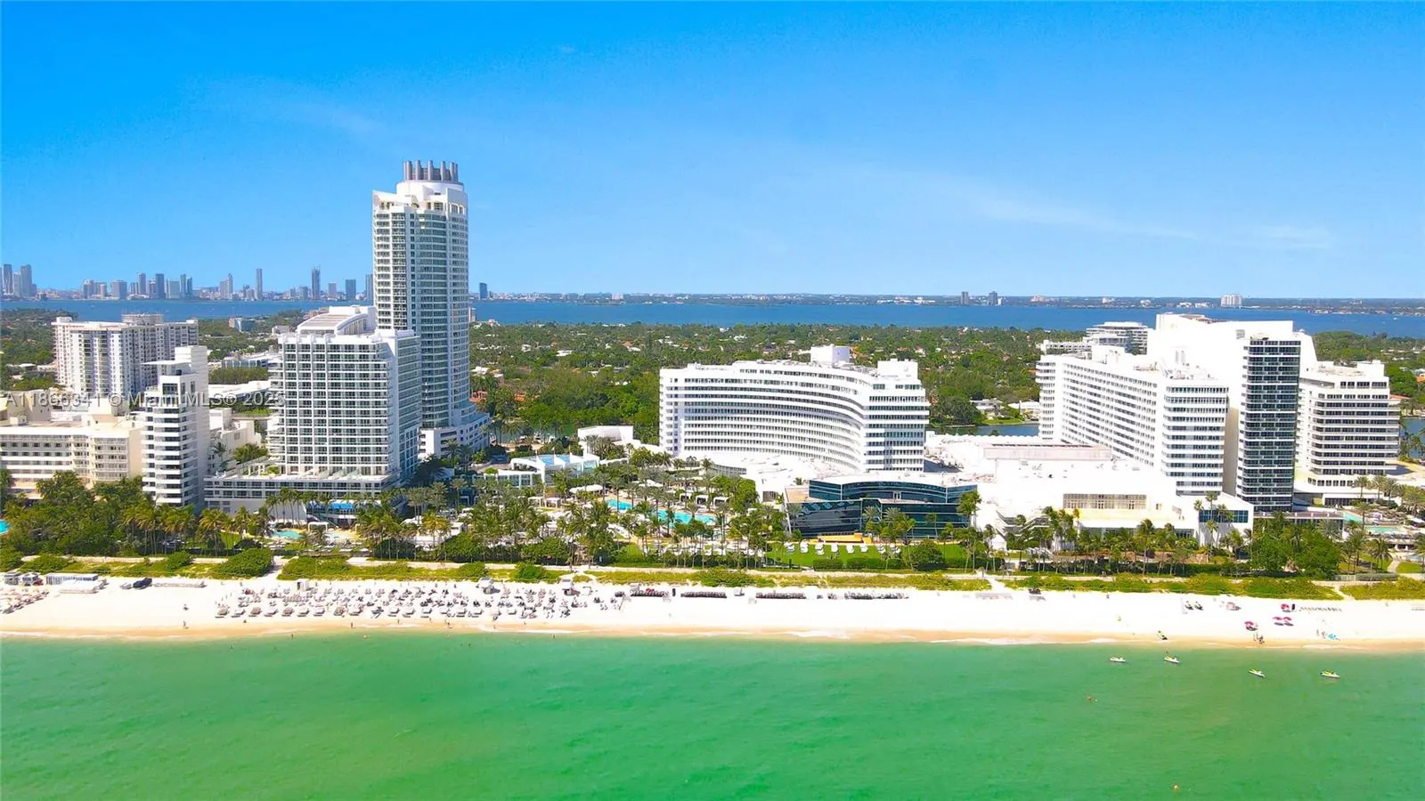4391 Collins Ave, #803
