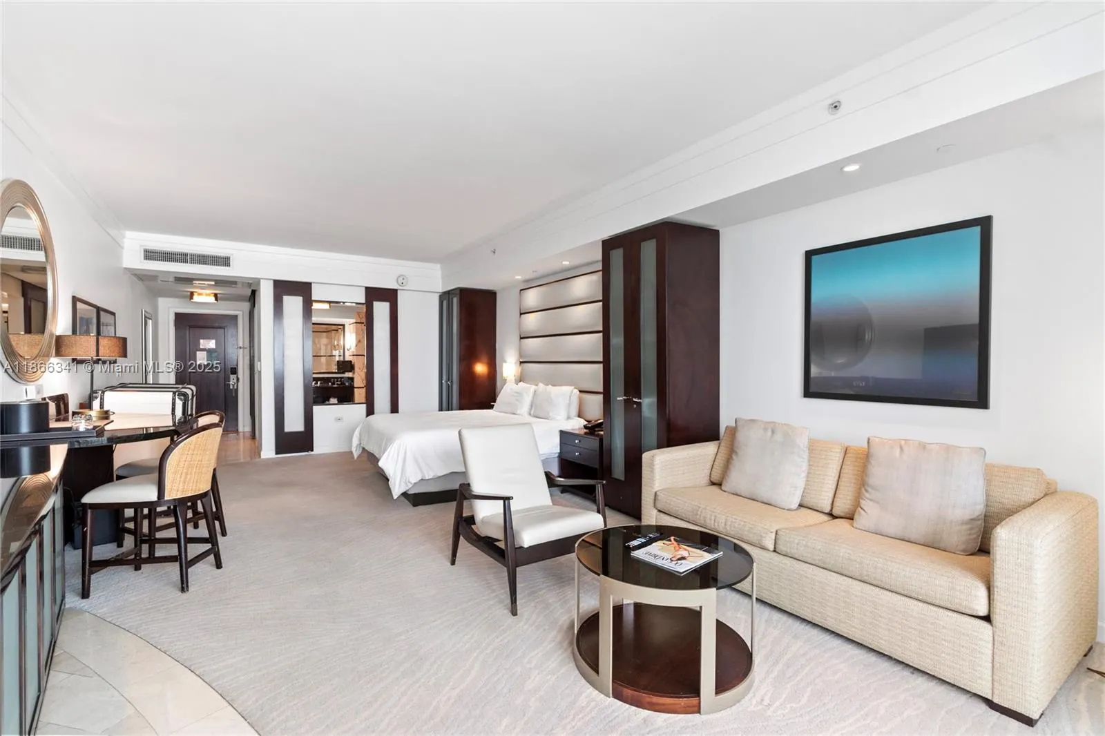 4391 Collins Ave, #803