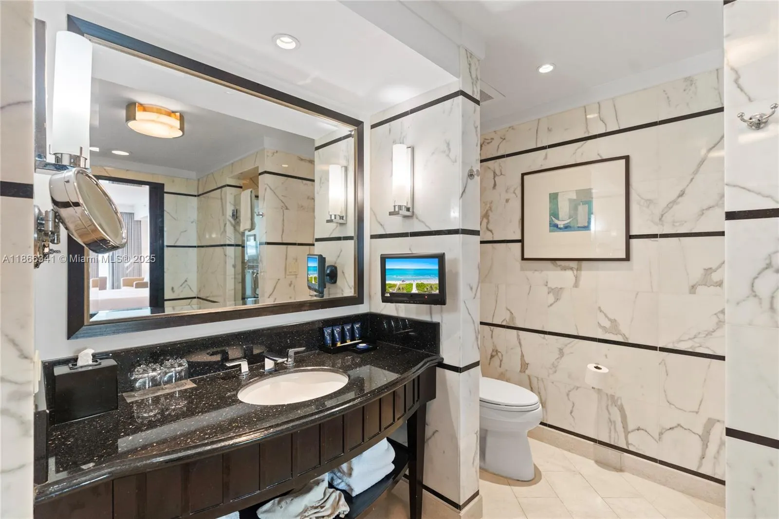 4391 Collins Ave, #803