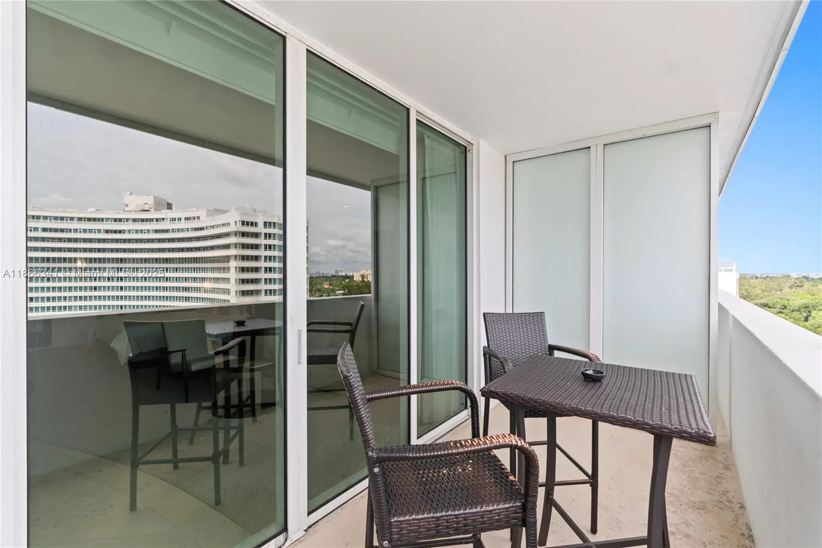4391 Collins Ave, #803