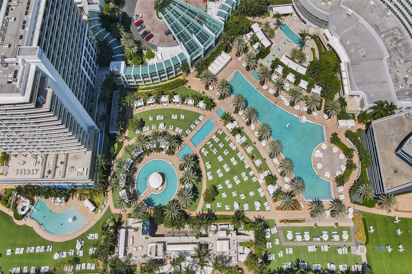 4391 Collins Ave, #803