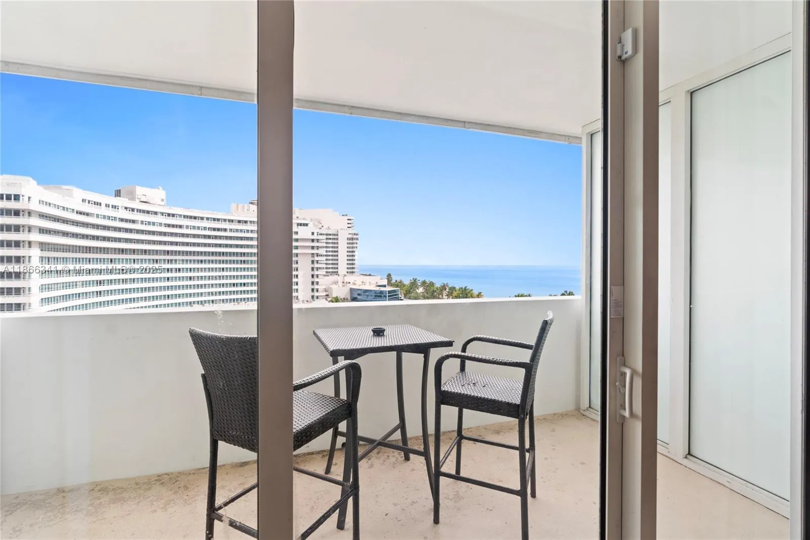 4391 Collins Ave, #803