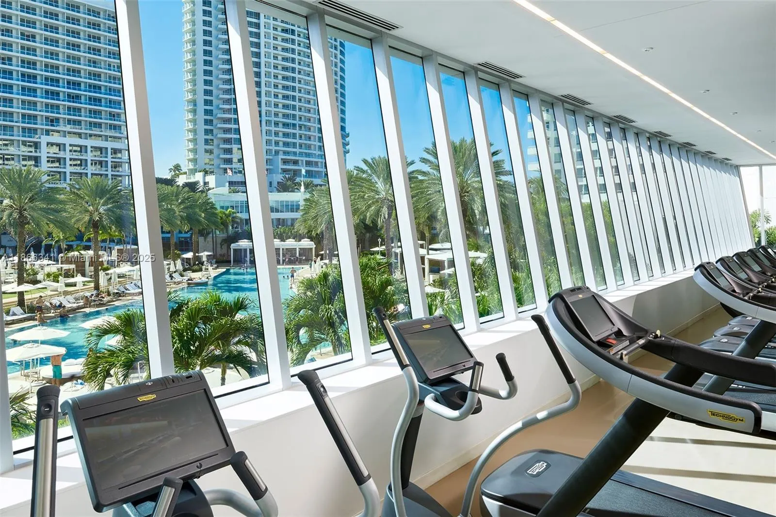4391 Collins Ave, #803