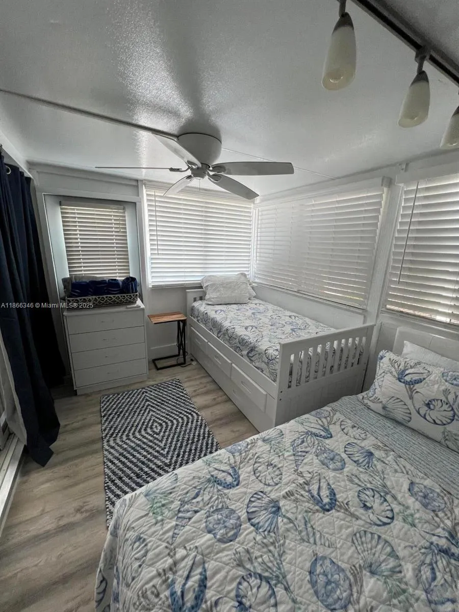 325 Calusa St #499