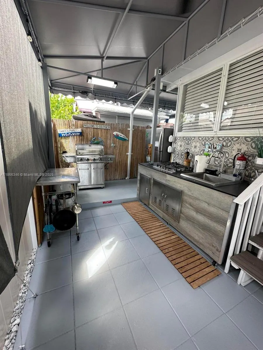 325 Calusa St #499