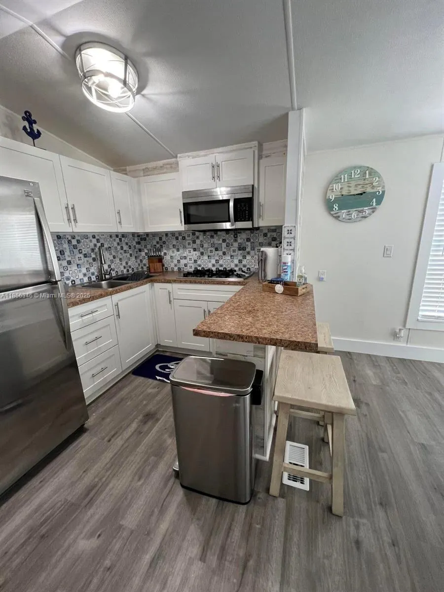 325 Calusa St #499