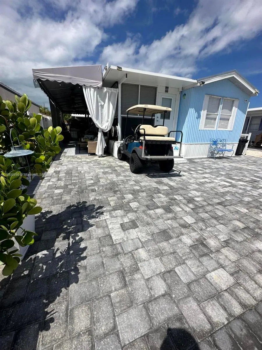 325 Calusa St #499