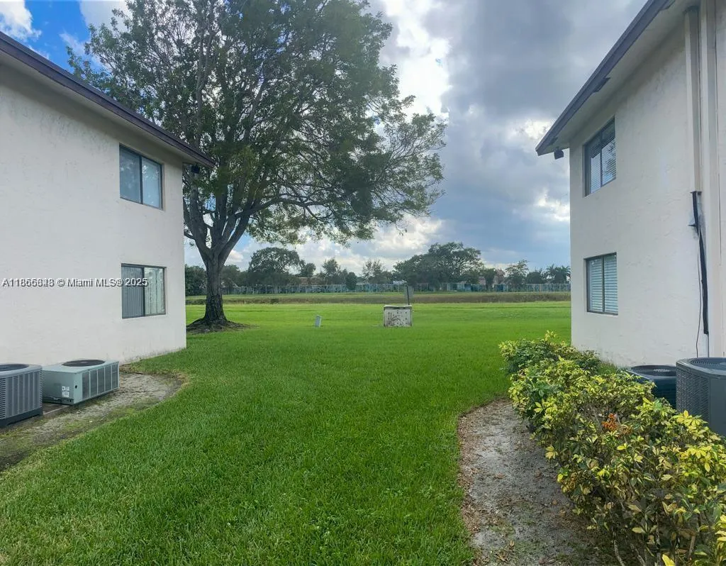 125 S Laurel Dr, #506
