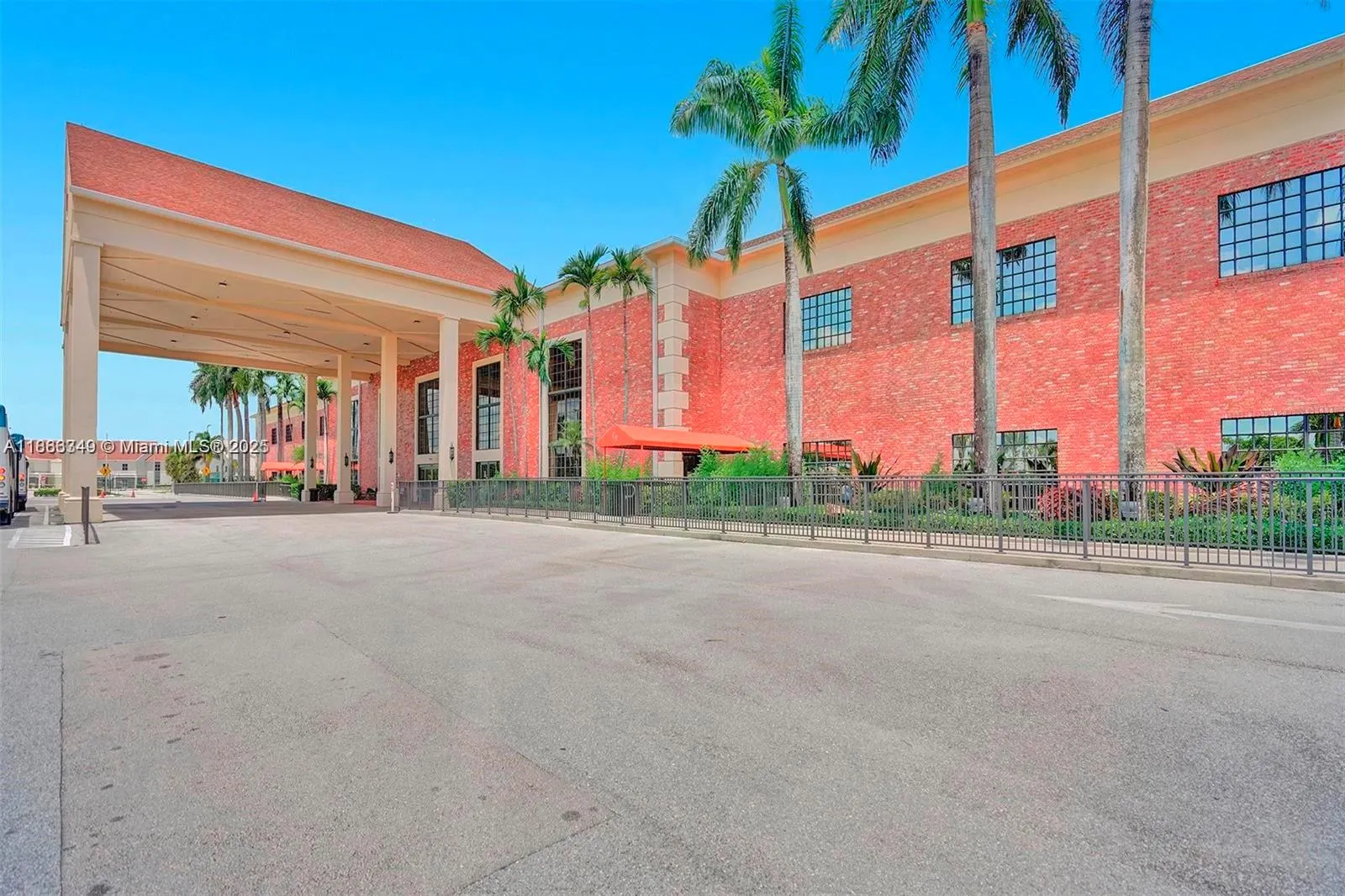 555 N Fanshaw  N, #555