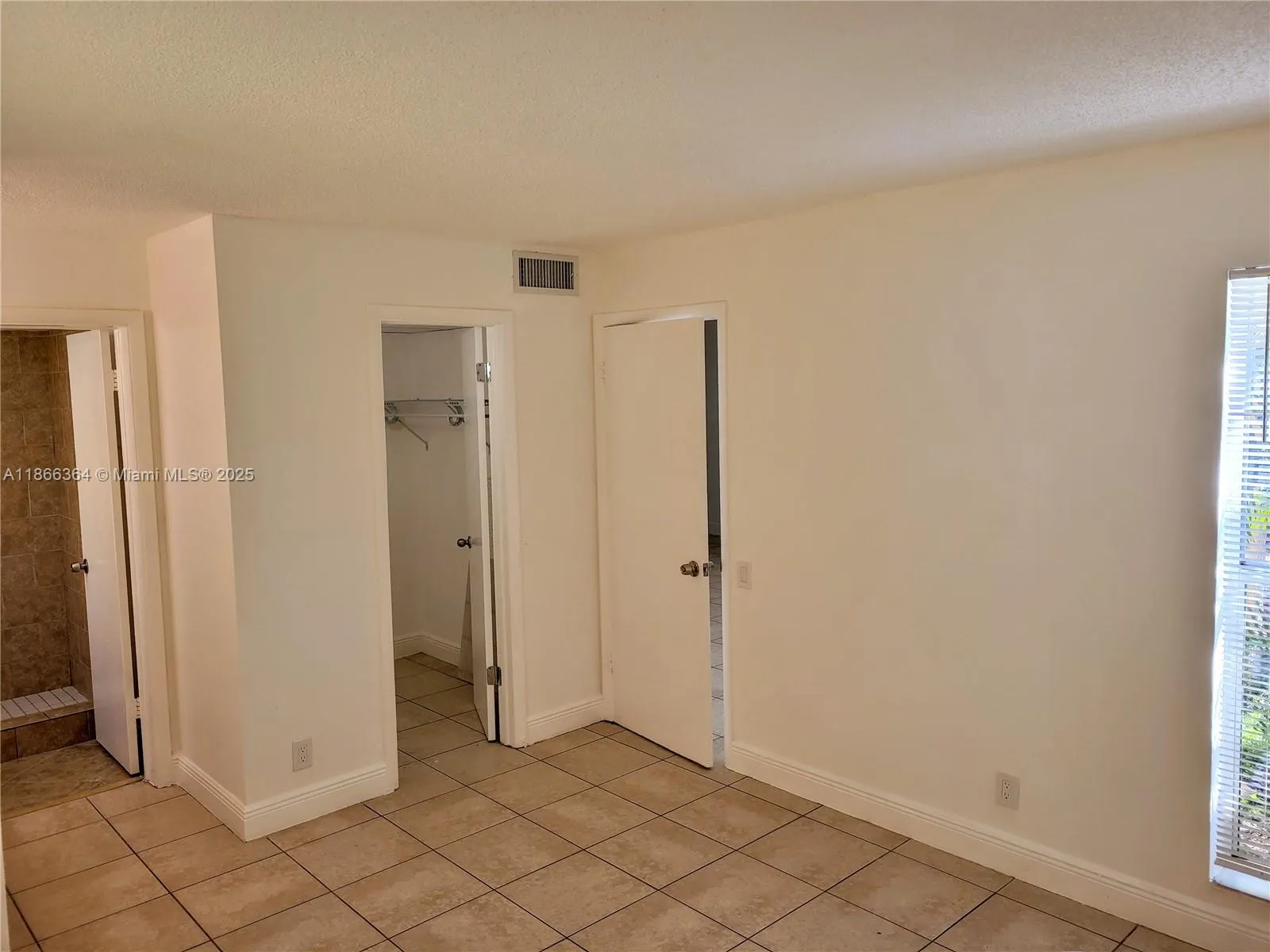 4455 Treehouse Ln, #A