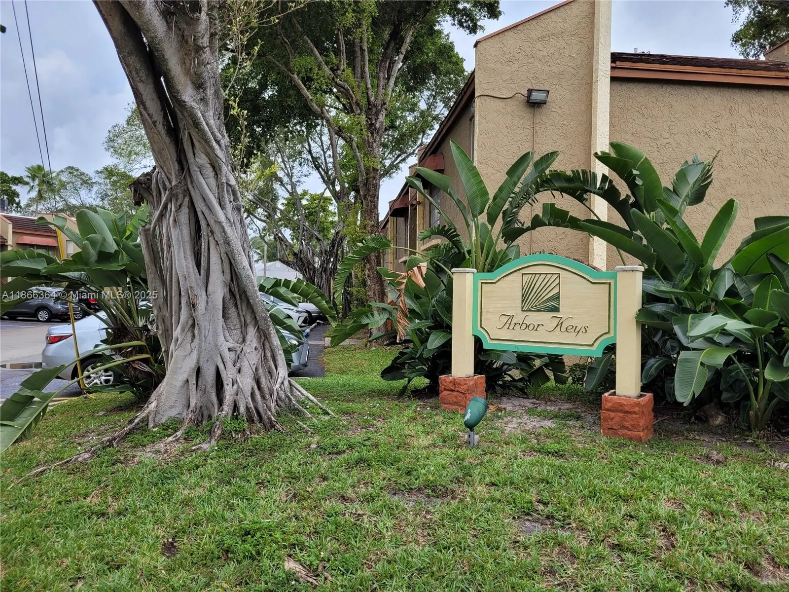4455 Treehouse Ln, #A