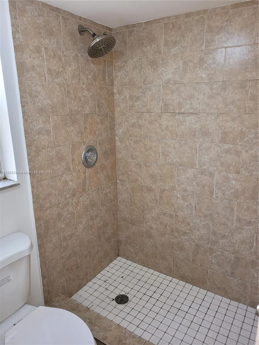 4455 Treehouse Ln, #A