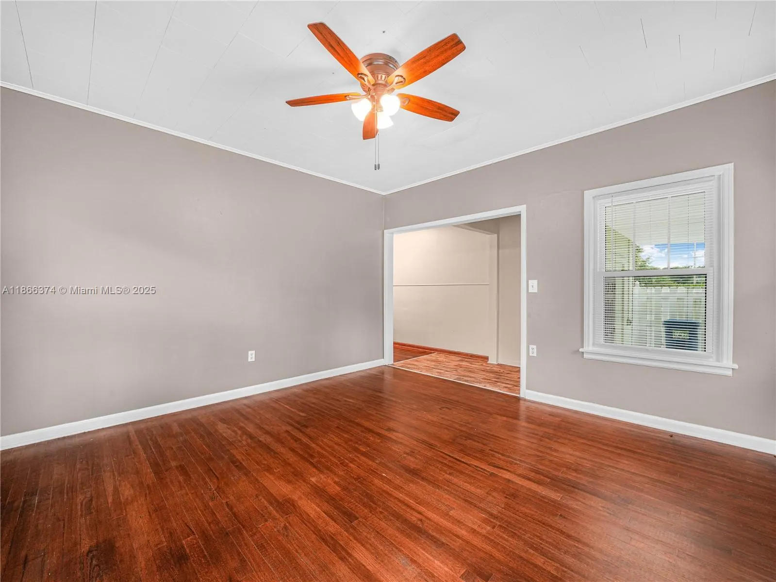 1070 S Lake Shore Way
