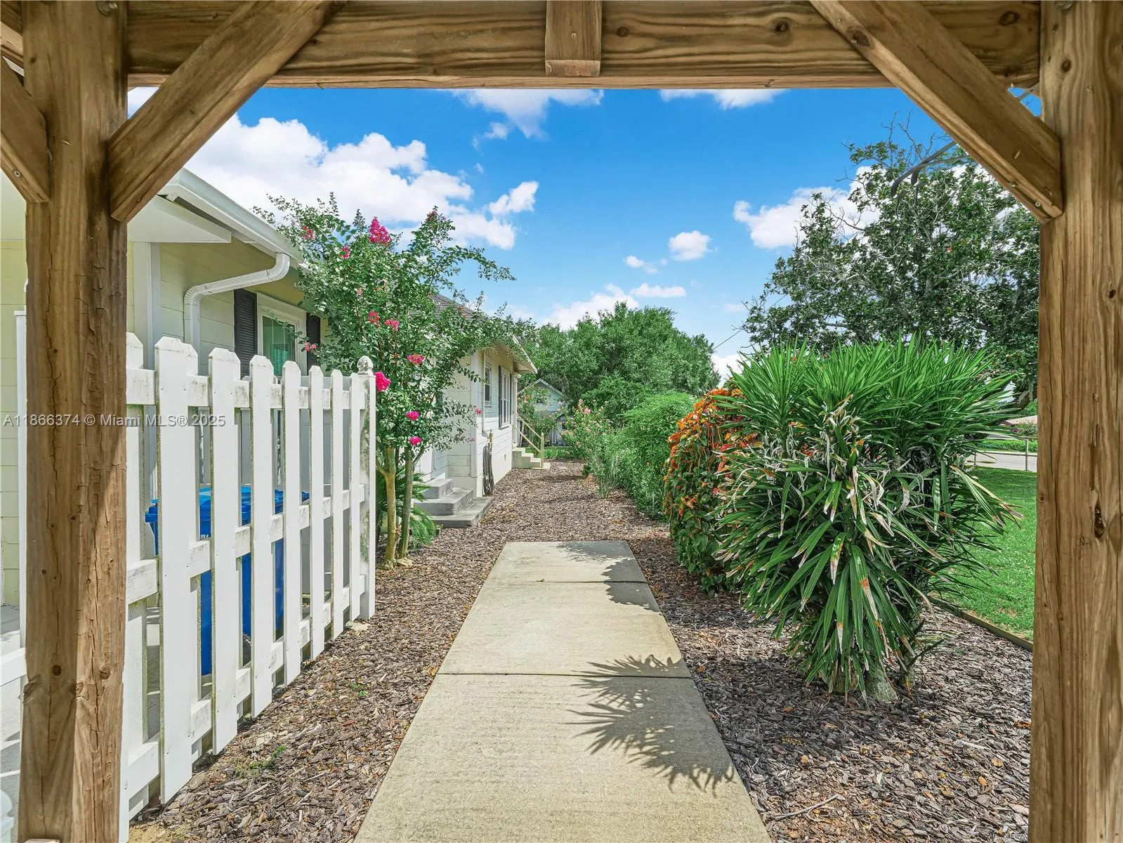 1070 S Lake Shore Way