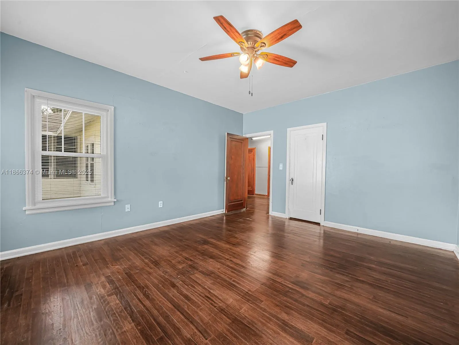 1070 S Lake Shore Way