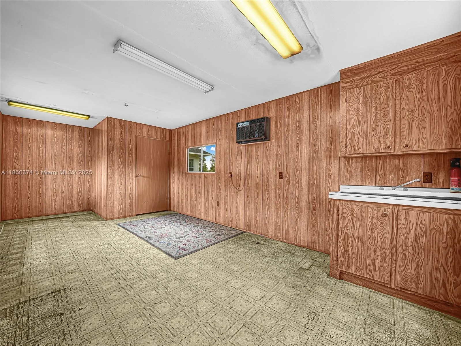 1070 S Lake Shore Way
