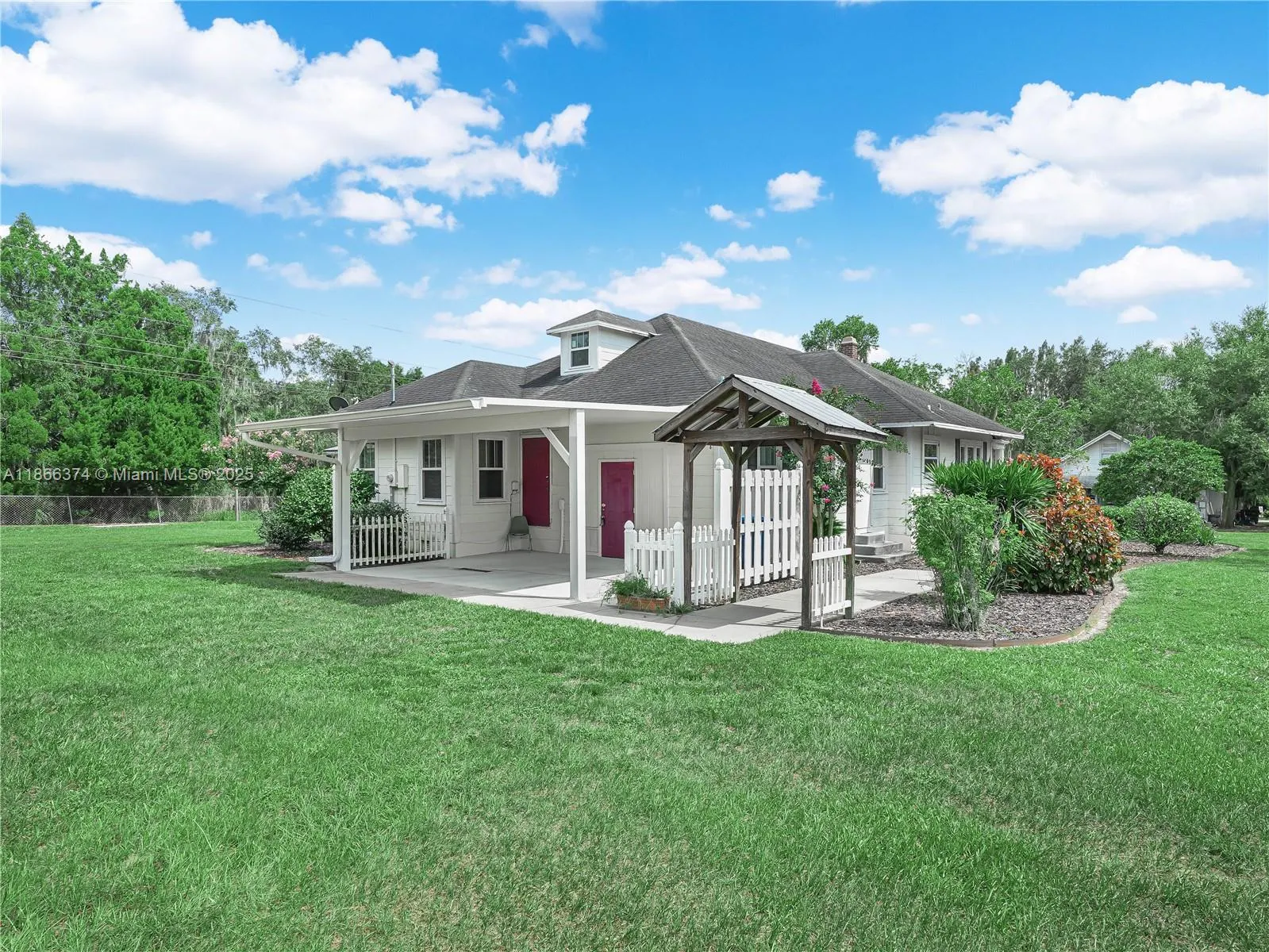 1070 S Lake Shore Way