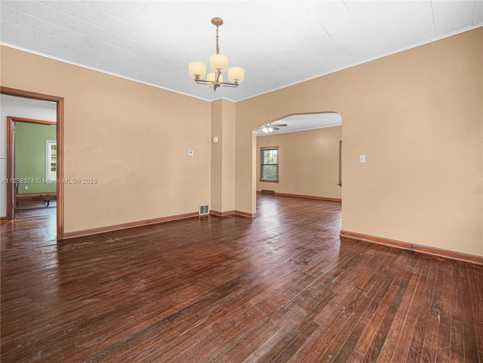 1070 S Lake Shore Way