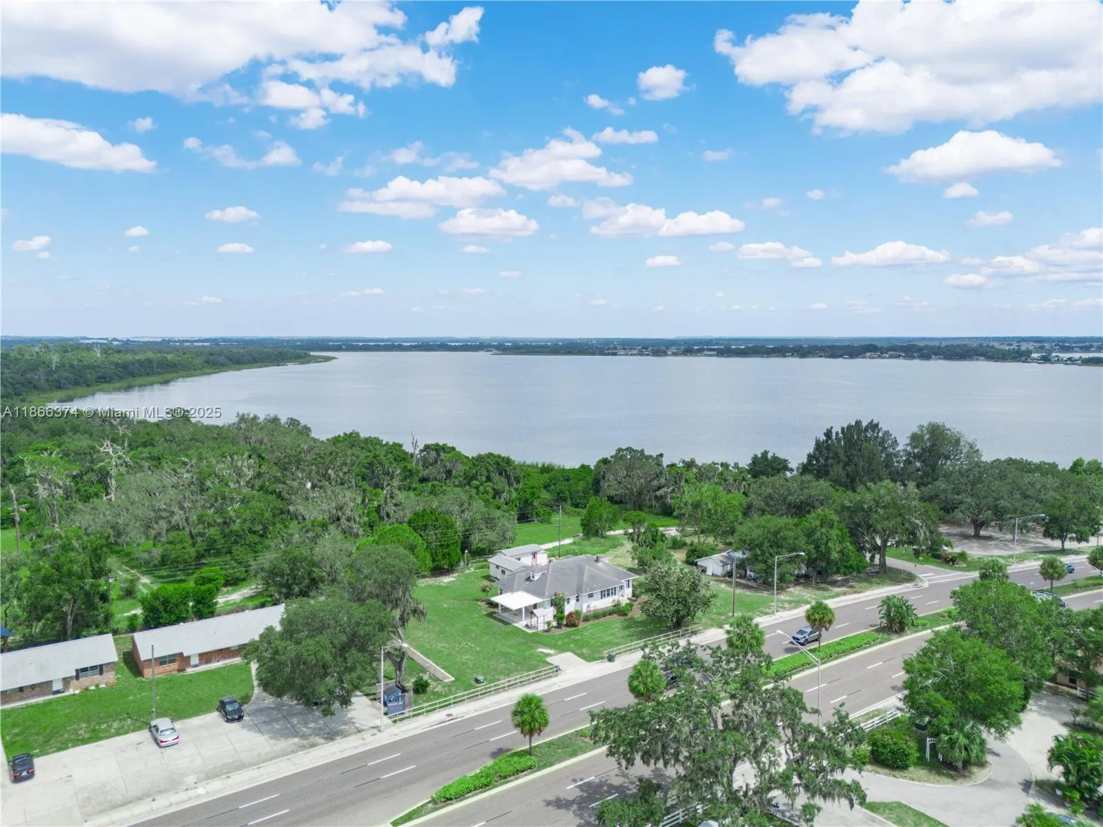 1070 S Lake Shore Way