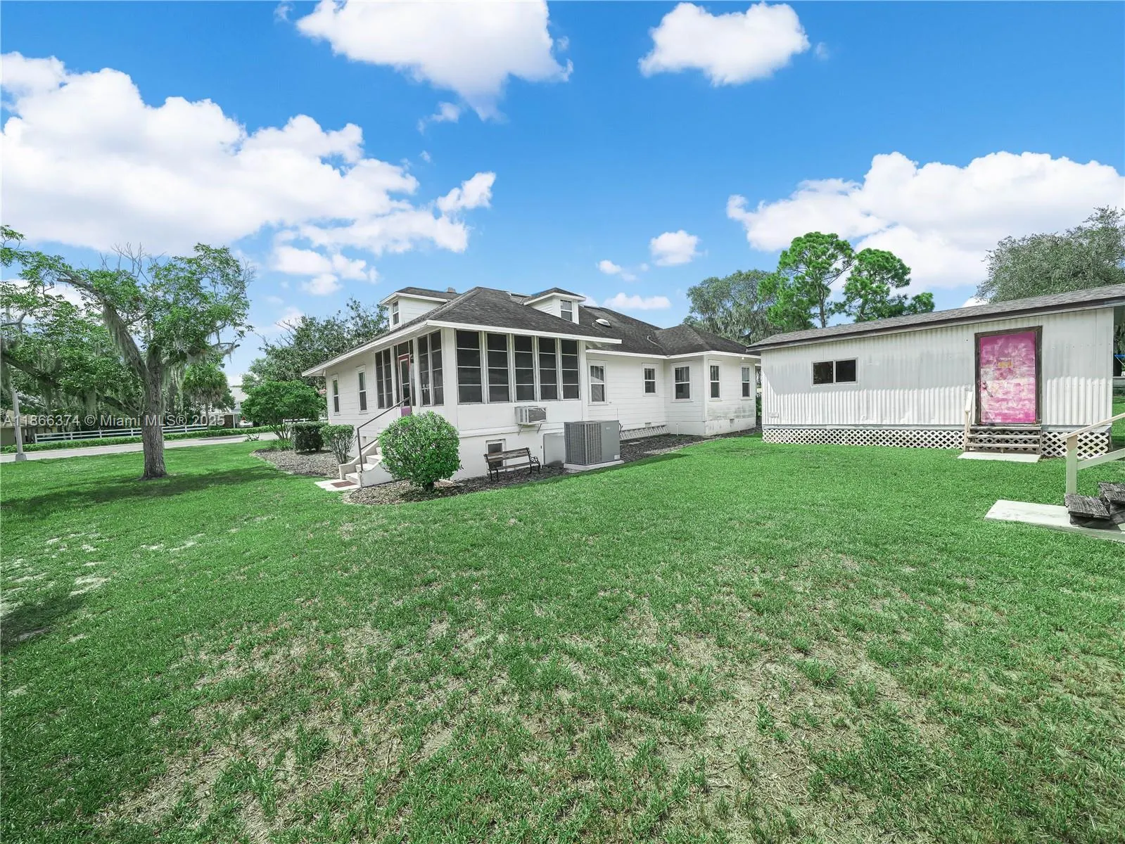 1070 S Lake Shore Way