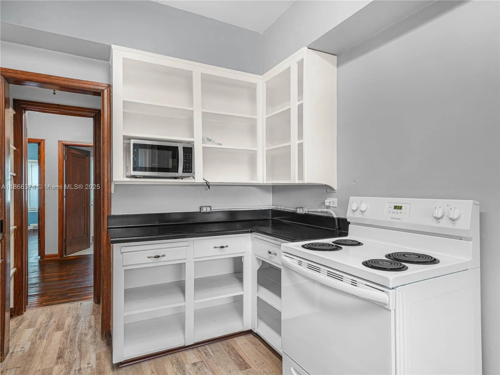 1070 S Lake Shore Way
