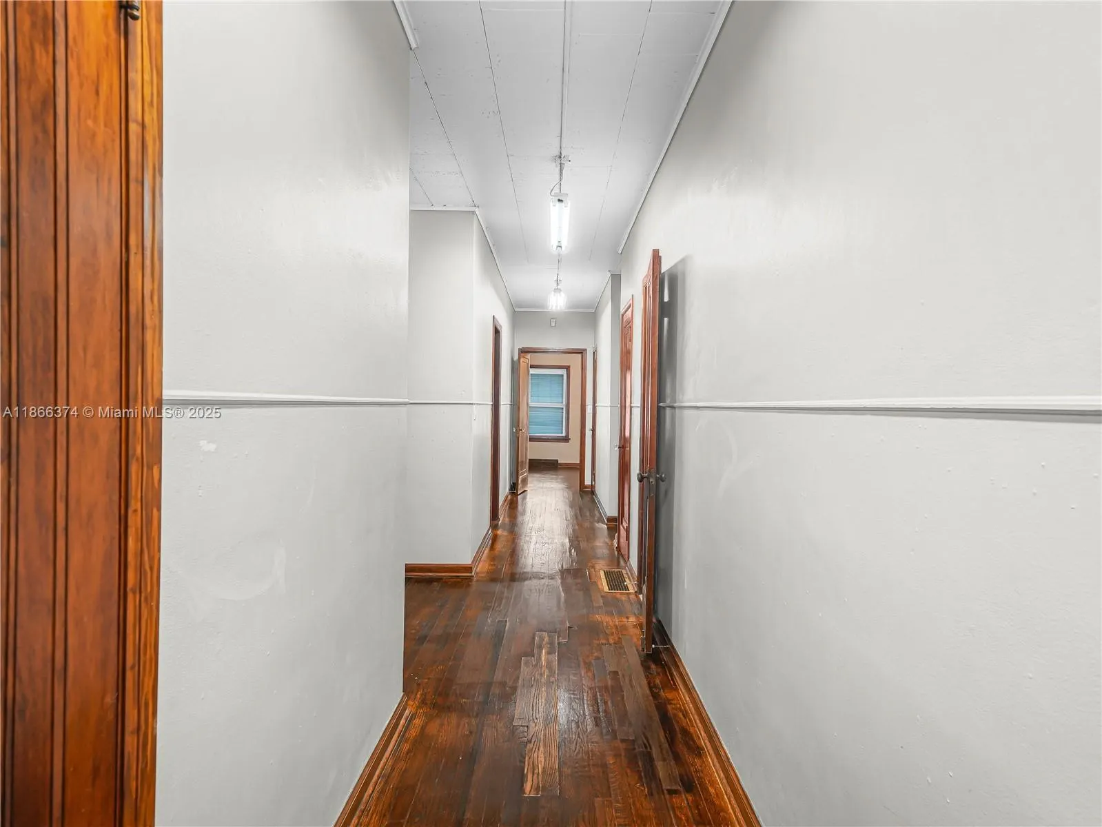 1070 S Lake Shore Way