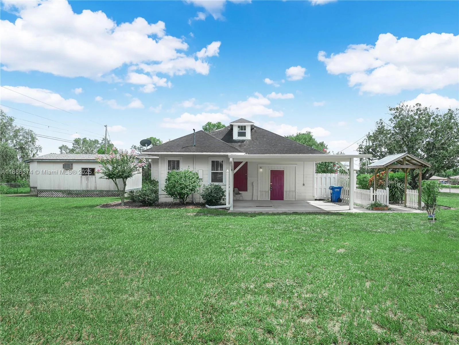 1070 S Lake Shore Way